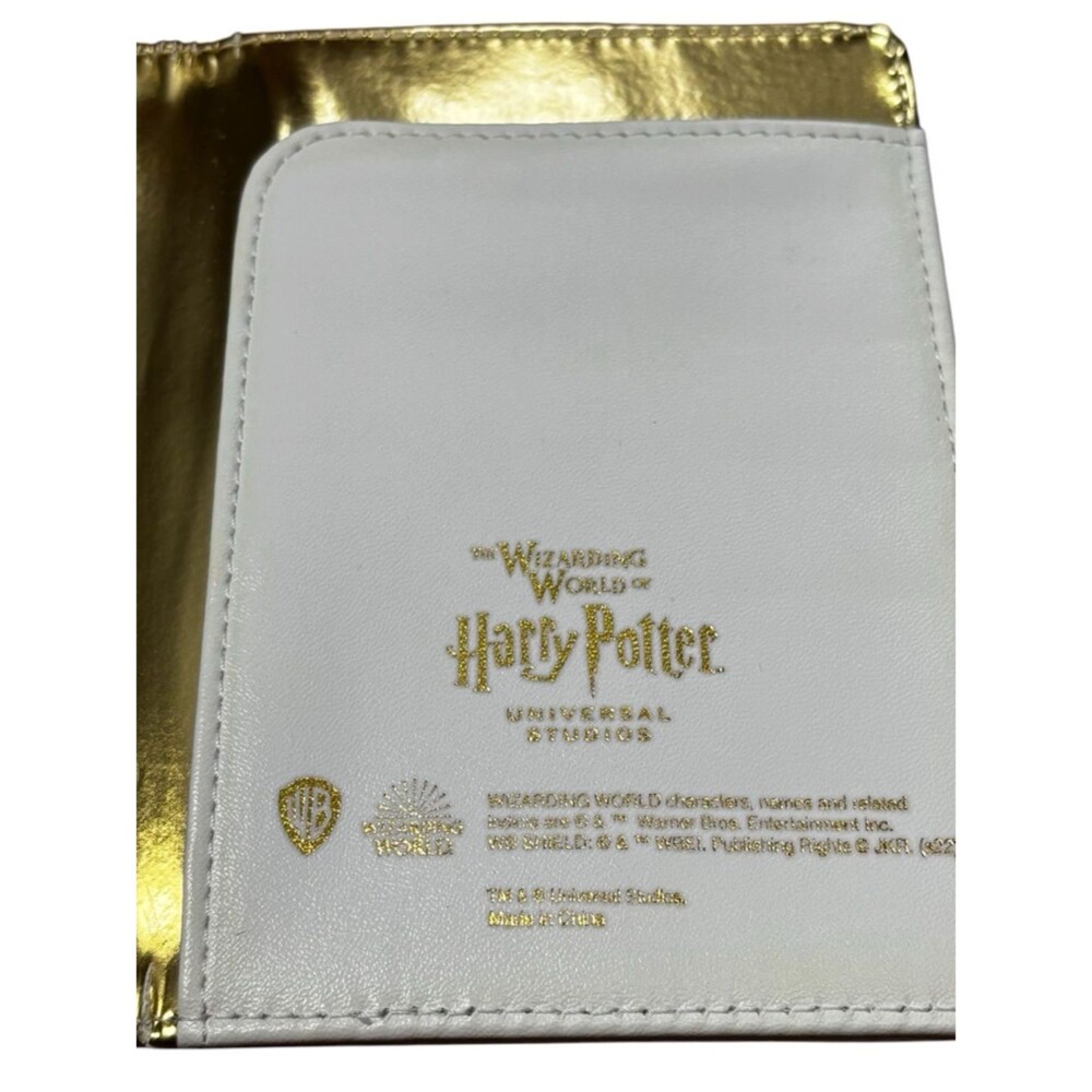 Harry Potter "London to Hogwarts" faux leather passport holder. Wizarding World - Picture 3 of 4